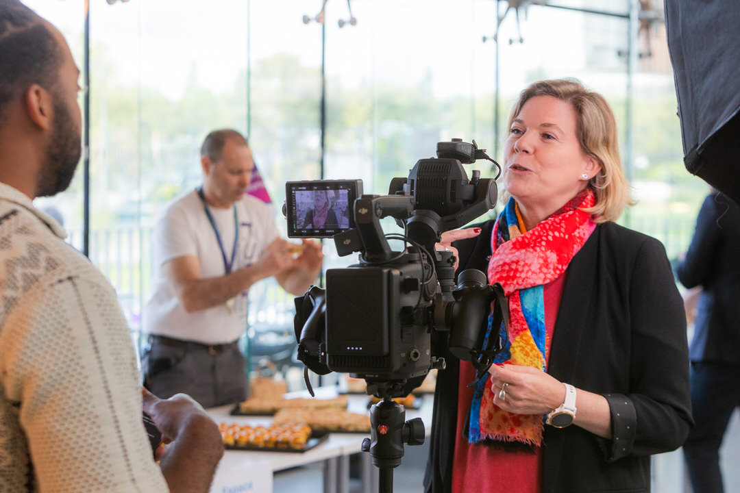 INTERVIEW JENNIFER CHAZAL